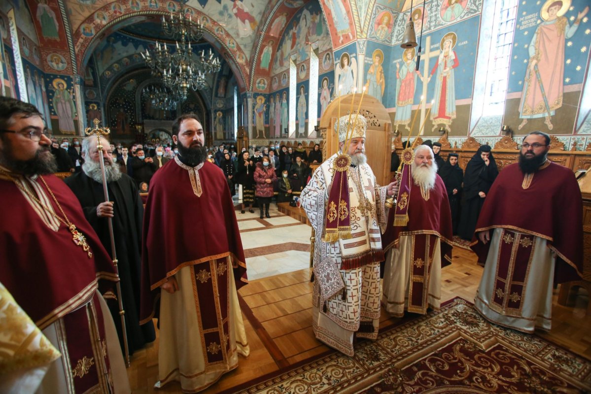 „Crucea este stindardul dreptei credinţe” 167560