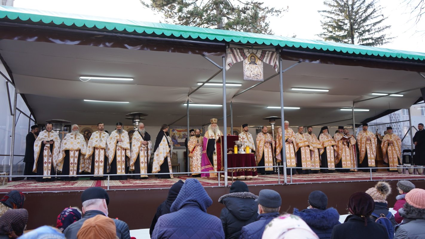 Maslu de obște la Catedrala Arhiepiscopală din Suceava 167740