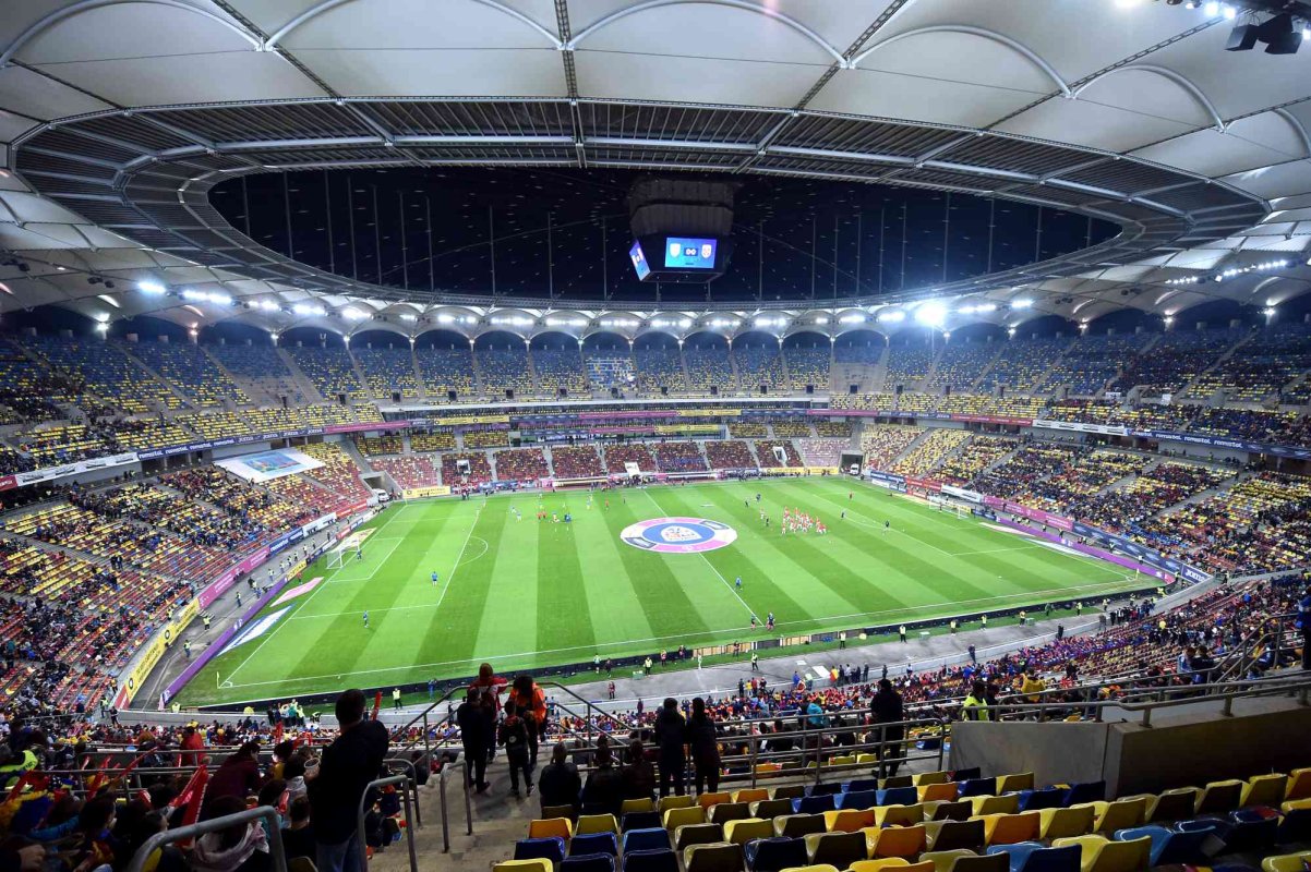 Spectatori pe Arena Națională 167762