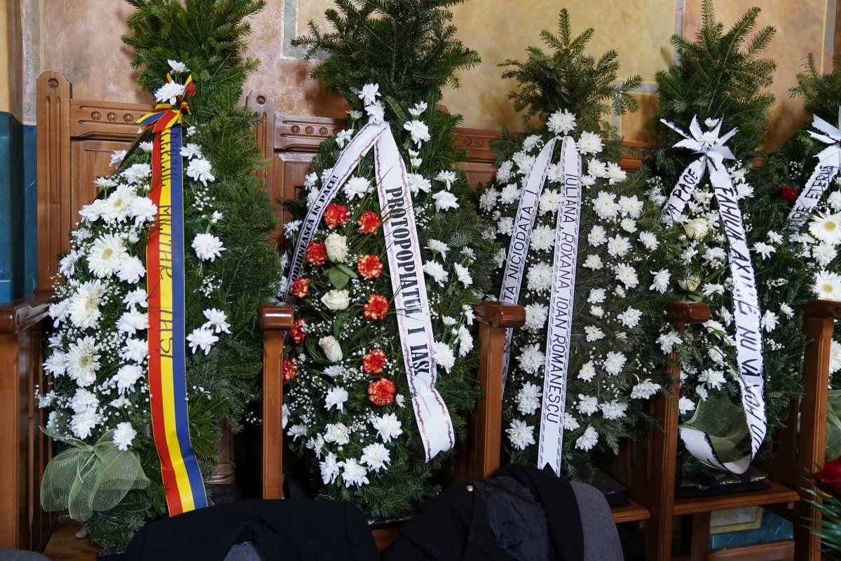 Părintele Dumitru Merticariu a fost înmormântat lângă biserica unde a slujit aproape trei decenii 168055