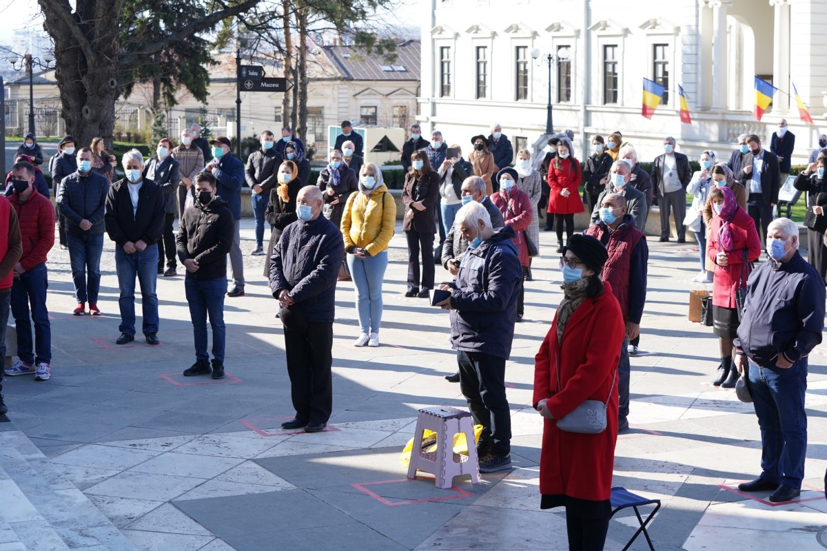  „Împărăția lui Dumnezeu cu stăruință multă se dobândește” 168218