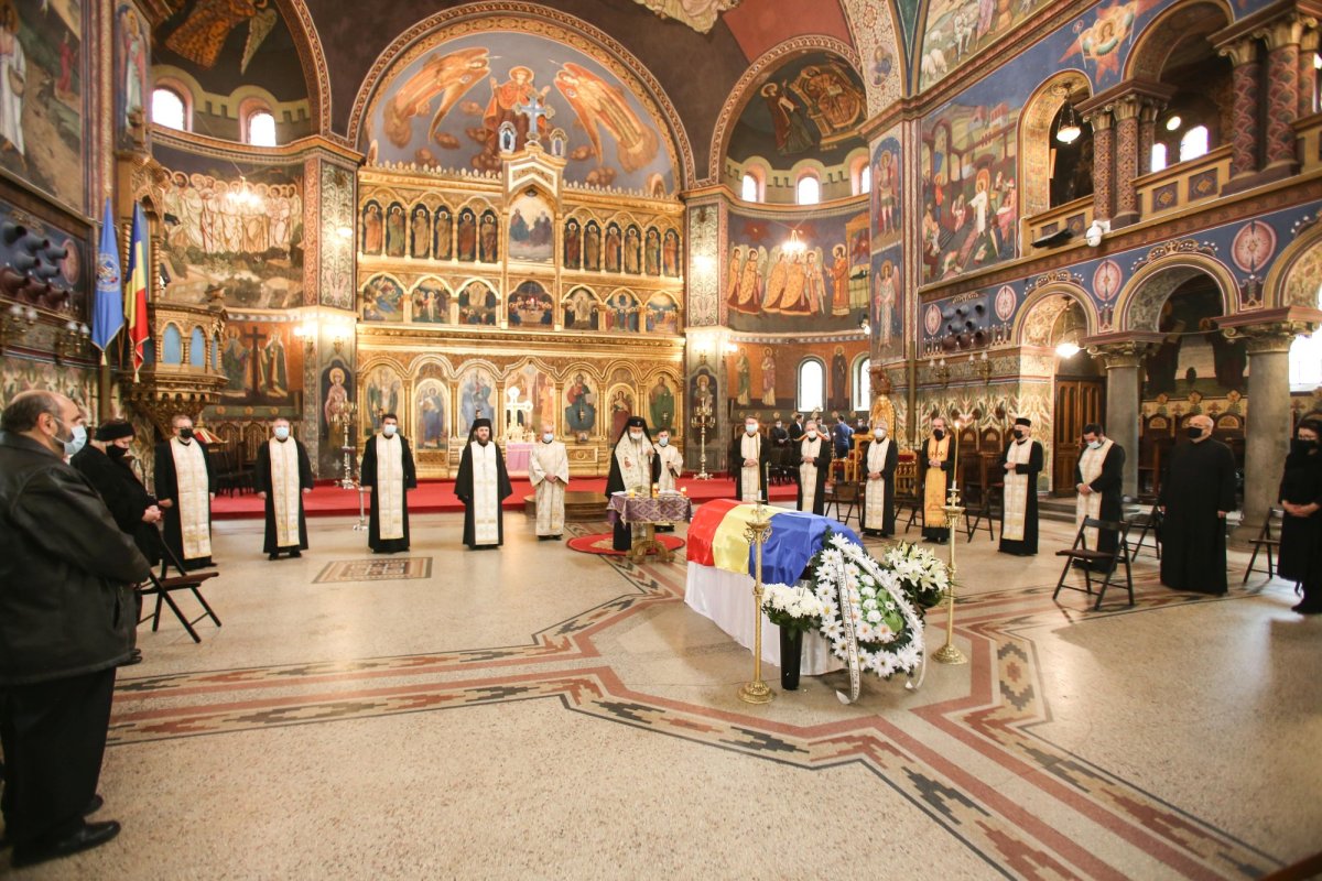 Slujbă de priveghi pentru părintele profesor Ioan Ică Senior 168375