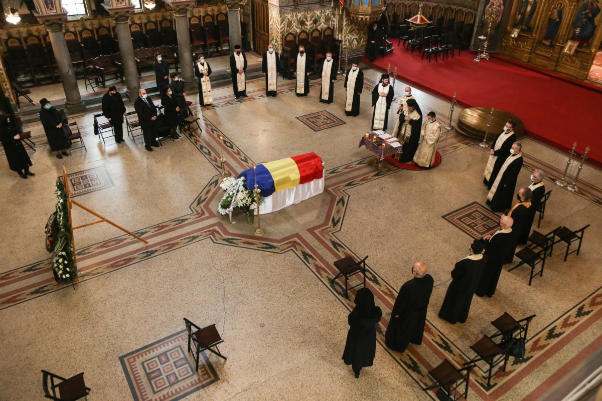 Slujbă de priveghi pentru părintele profesor Ioan Ică Senior 168380