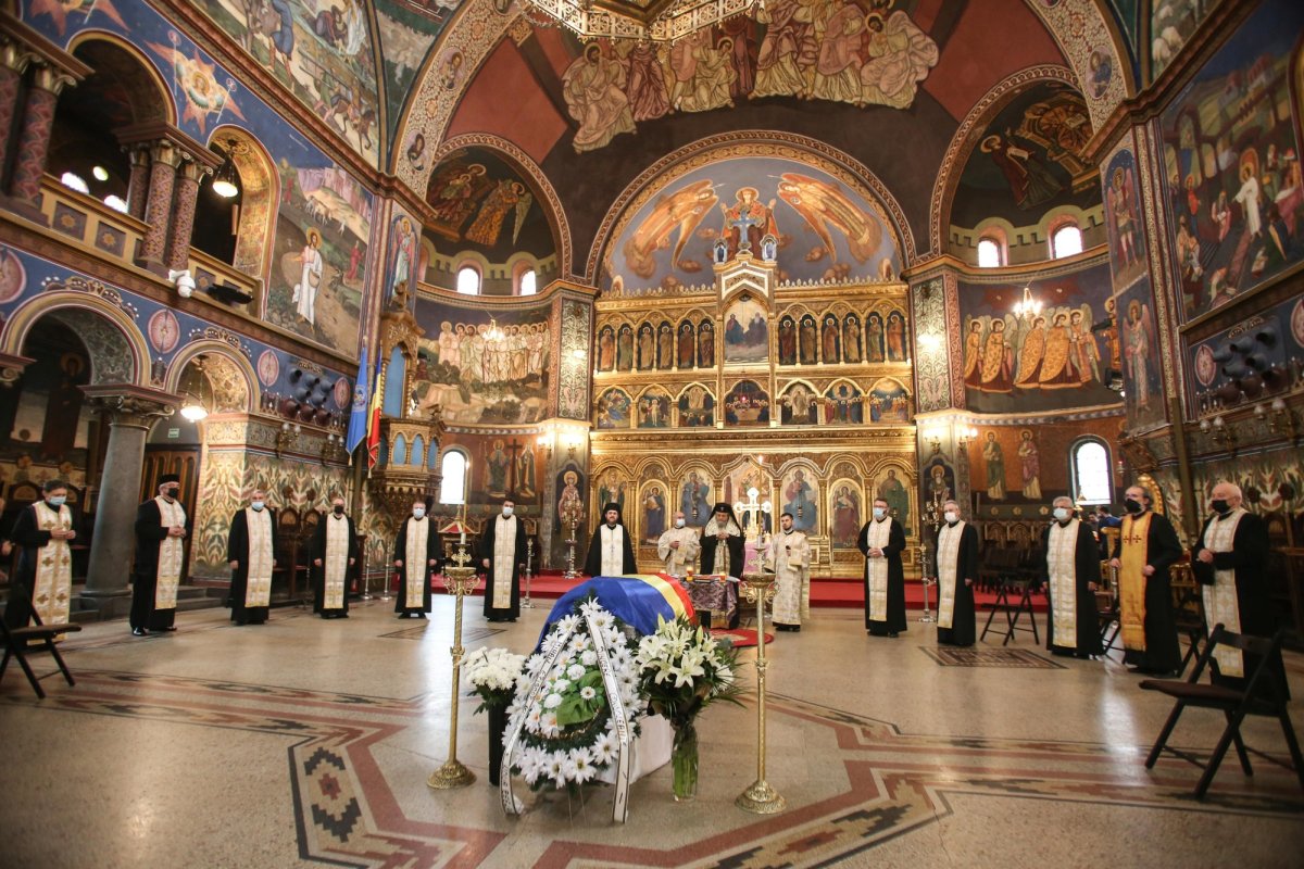 Slujbă de priveghi pentru părintele profesor Ioan Ică Senior 168381