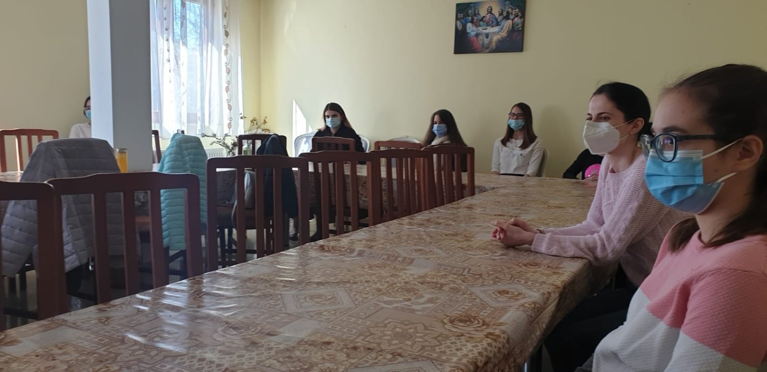 Serie de cateheze-atelier pentru tineri la o parohie bucureșteană 168302