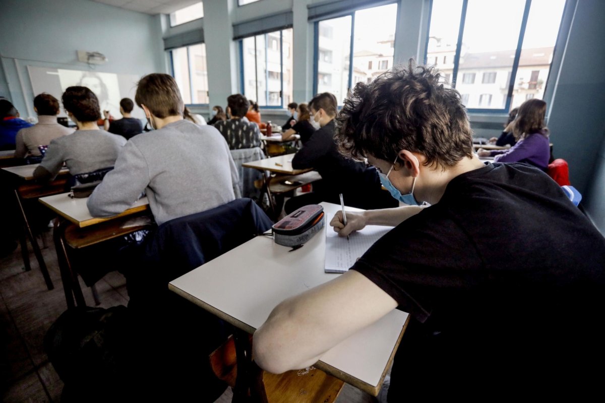 Anul şcolar ar putea include mai multe zile 168538