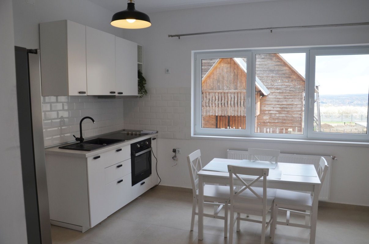 Casă de tip familial pentru 12 copii în Parohia Paleu, Eparhia Oradiei 168551