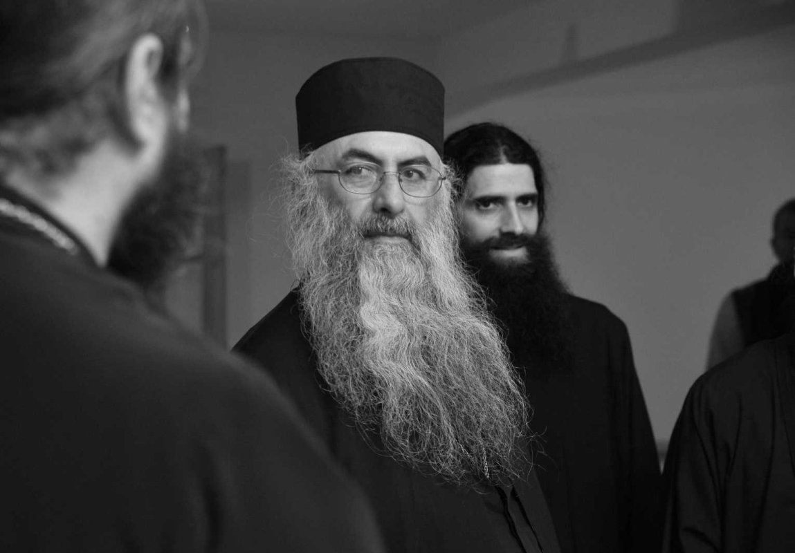 Arhimandritul Zaharia Zaharou, invitat la o conferință ASCOR despre Postul Mare 168616