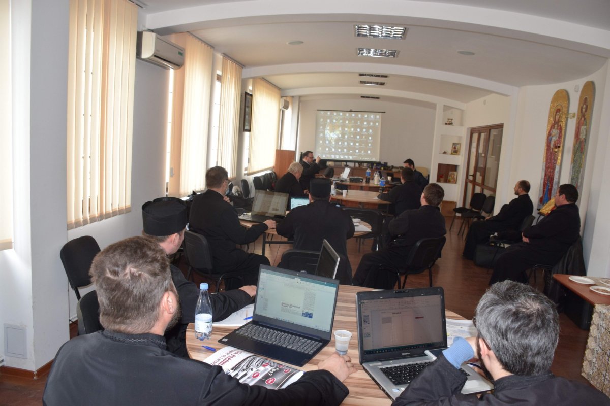 Proiect pentru realizarea de publicaţii catehetice în parohiile Arhiepiscopiei Iaşilor 168726