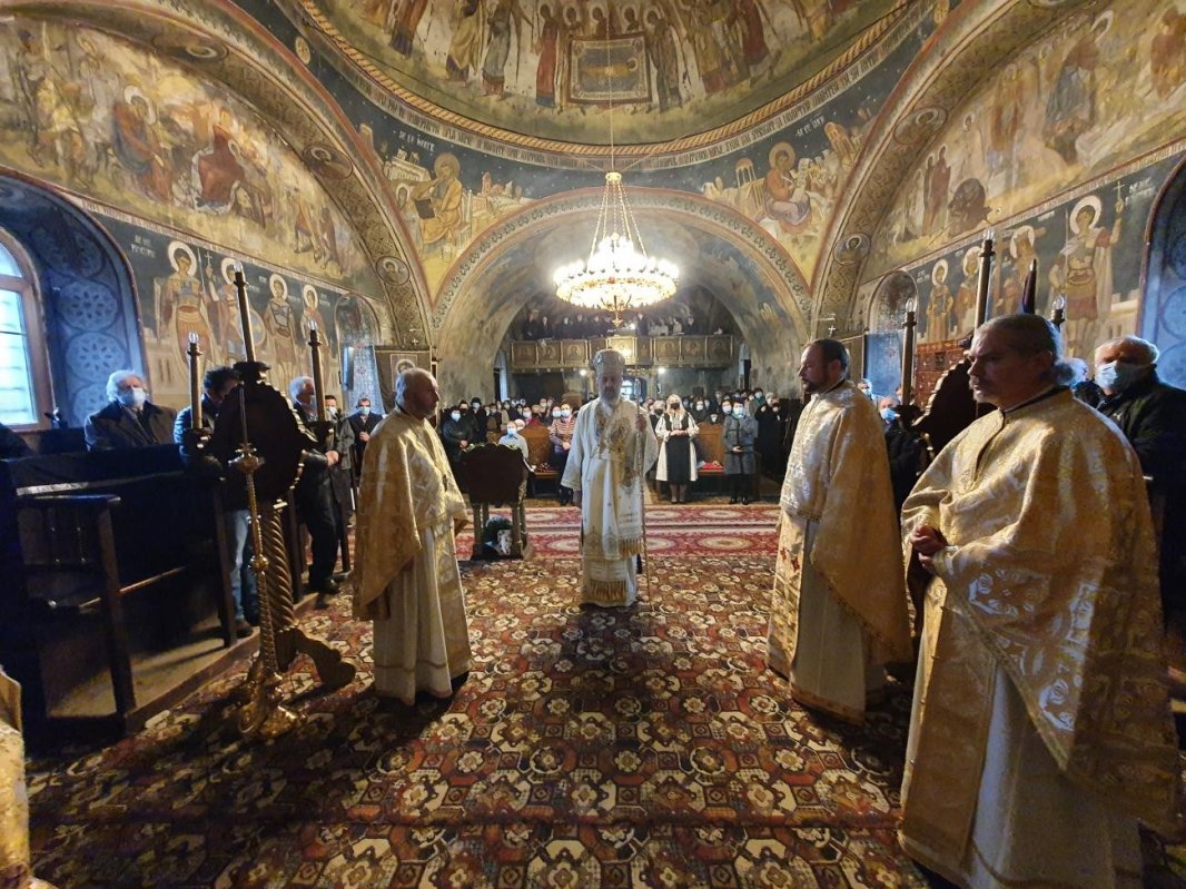 Liturghie arhierească în Parohia Alba Iulia - Lipoveni 168784