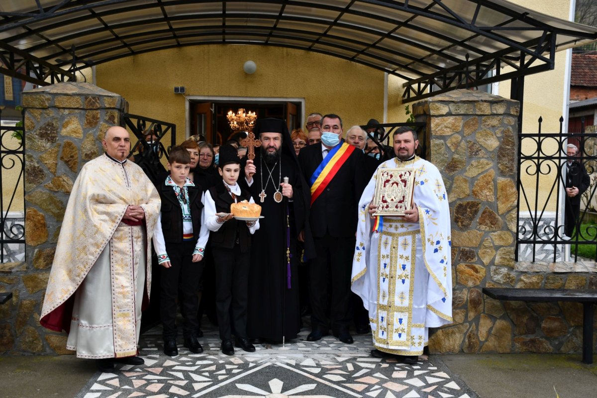 Vizite arhierești în două parohii din Episcopia Caransebeșului 168766