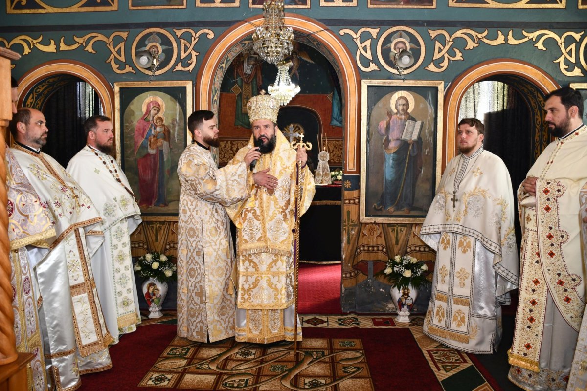 Vizite arhierești în două parohii din Episcopia Caransebeșului 168767