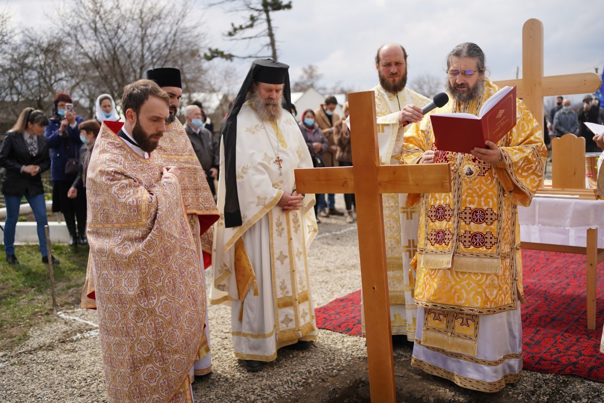 Piatră de temelie pentru o nouă biserică parohială în Râșca, Neamț 168849