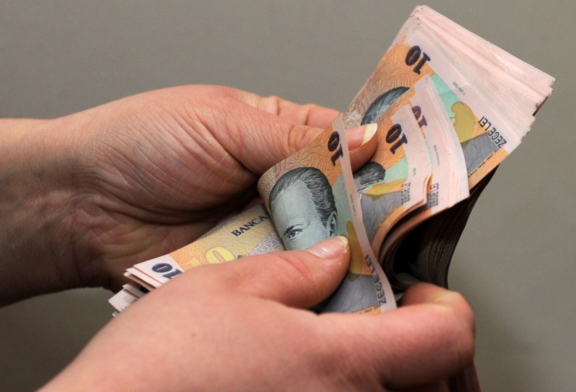 Peste 700.000 de solicitări de amânare a ratelor 168996