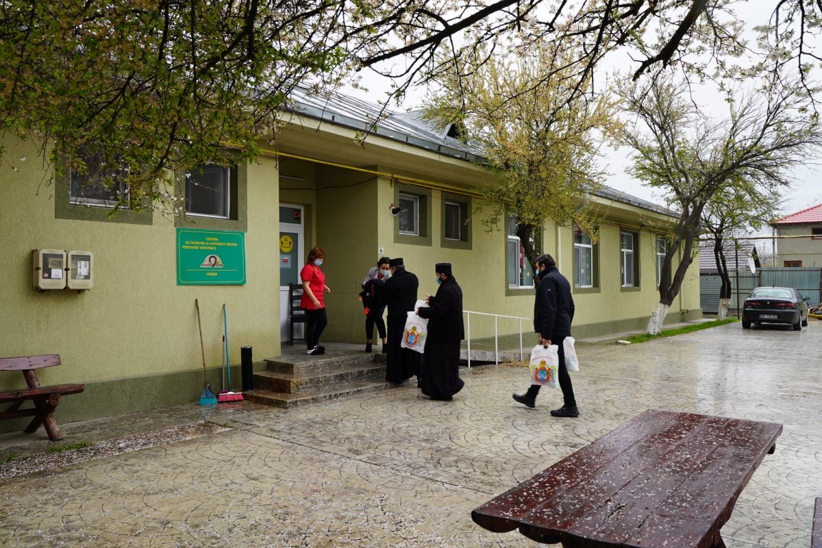 Pregătiri pentru sărbătorile pascale în Arhiepiscopia Dunării de Jos 168960