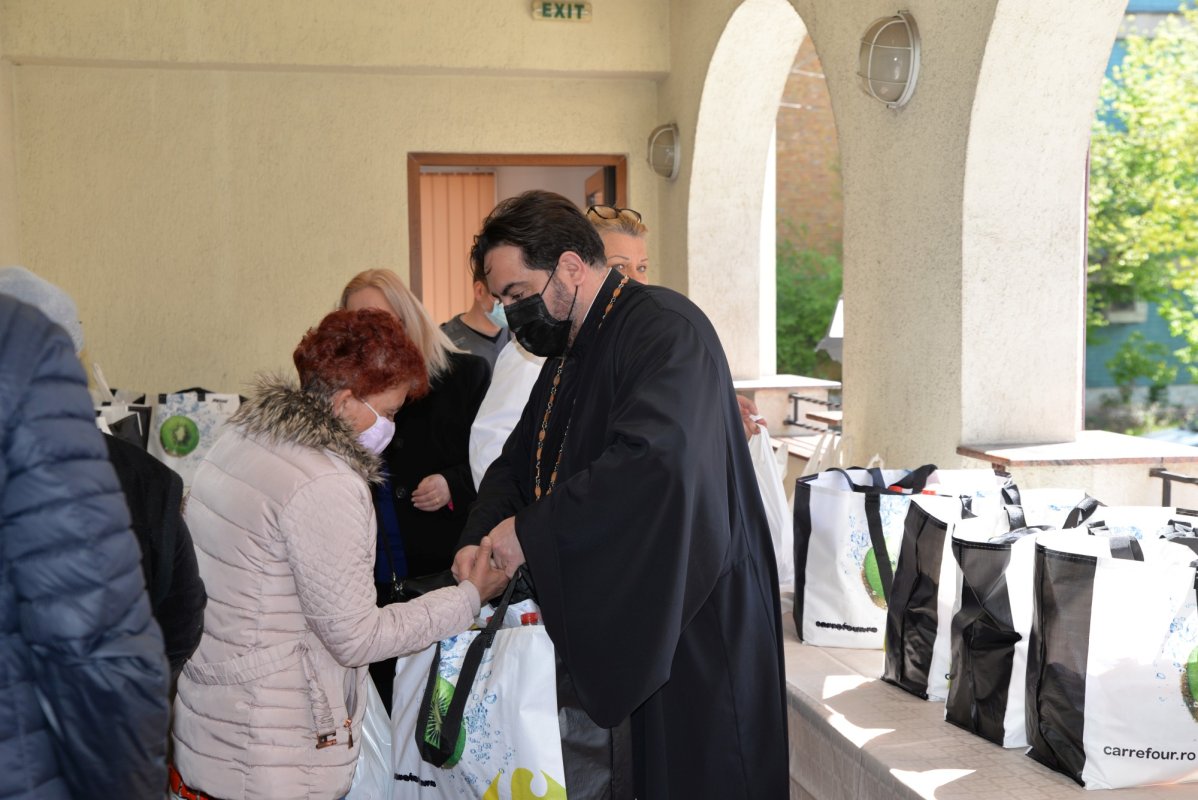 Sprijin pentru persoane vulnerabile la cantina „Sfânta Ana” din București 169025