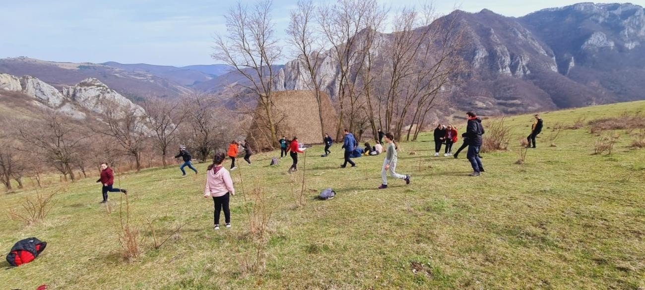 Activități cu tinerii pe Valea Geoagiului cu prilejul Zilei internaționale a patrimoniului 169057