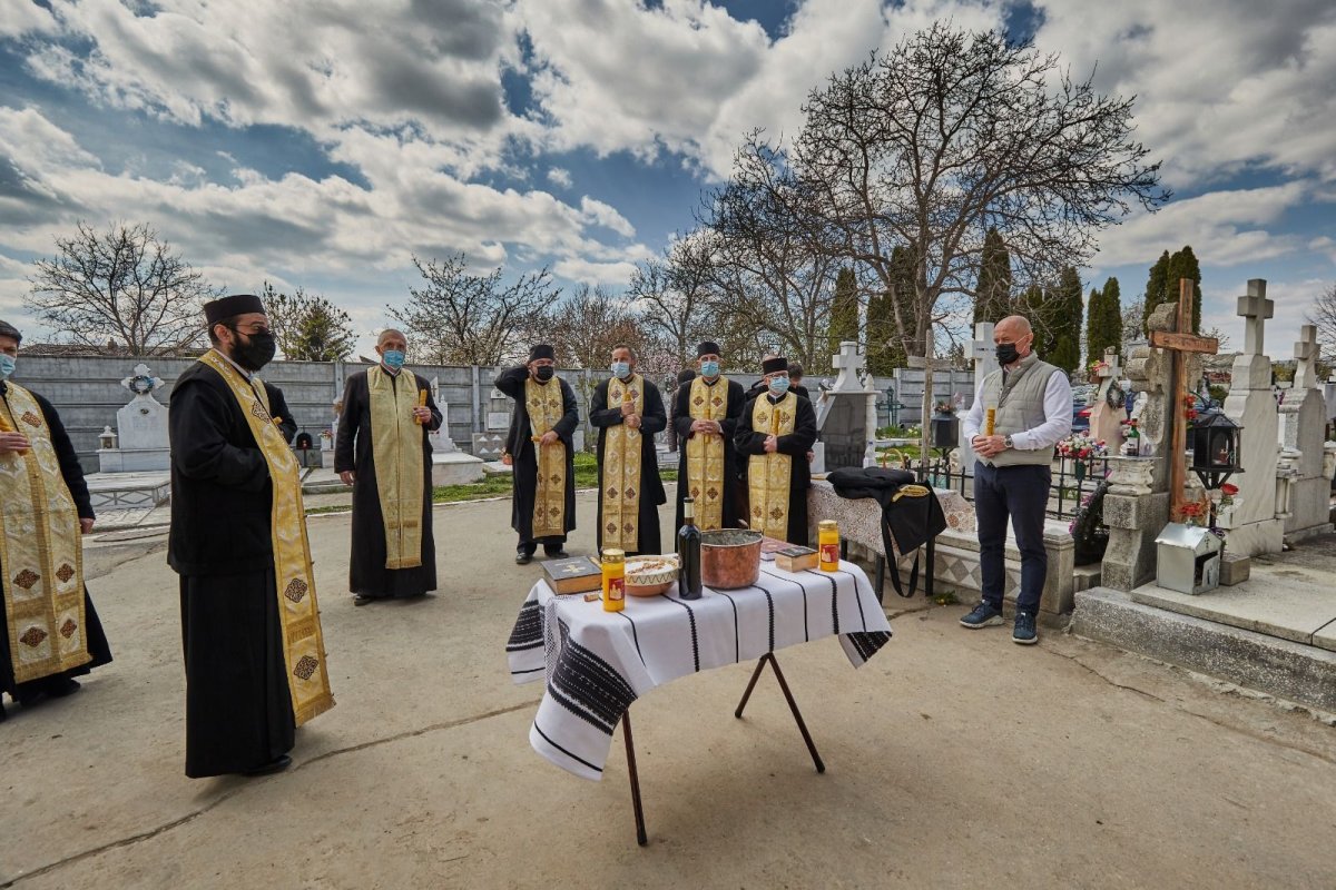 Sfințirea crucilor pentru două capele din Câmpina, județul Prahova 169123