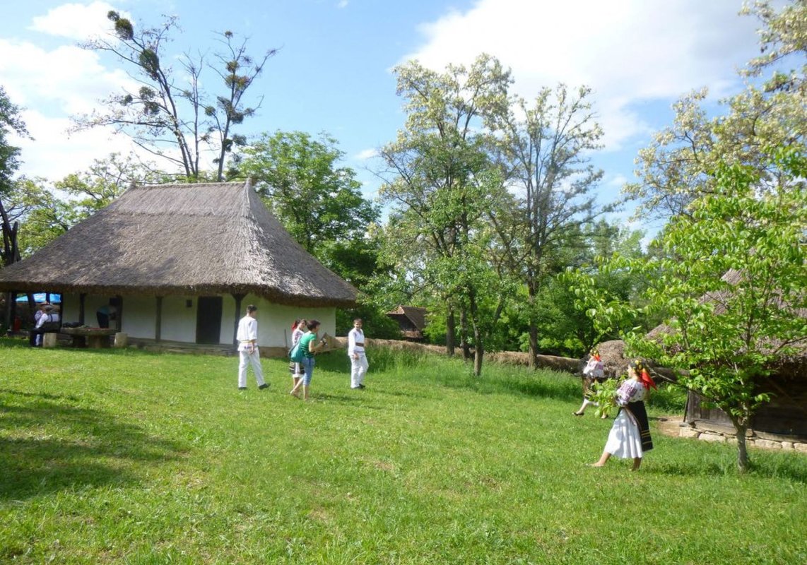 Aducerea aminte ce înviază 169375