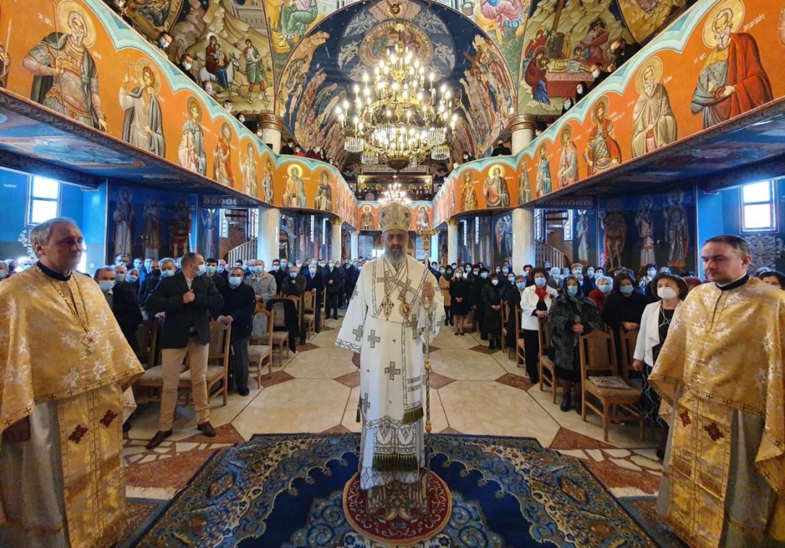 Liturghie arhierească la Biserica „Sfânta Ana” din Târgu-Mureș 169348