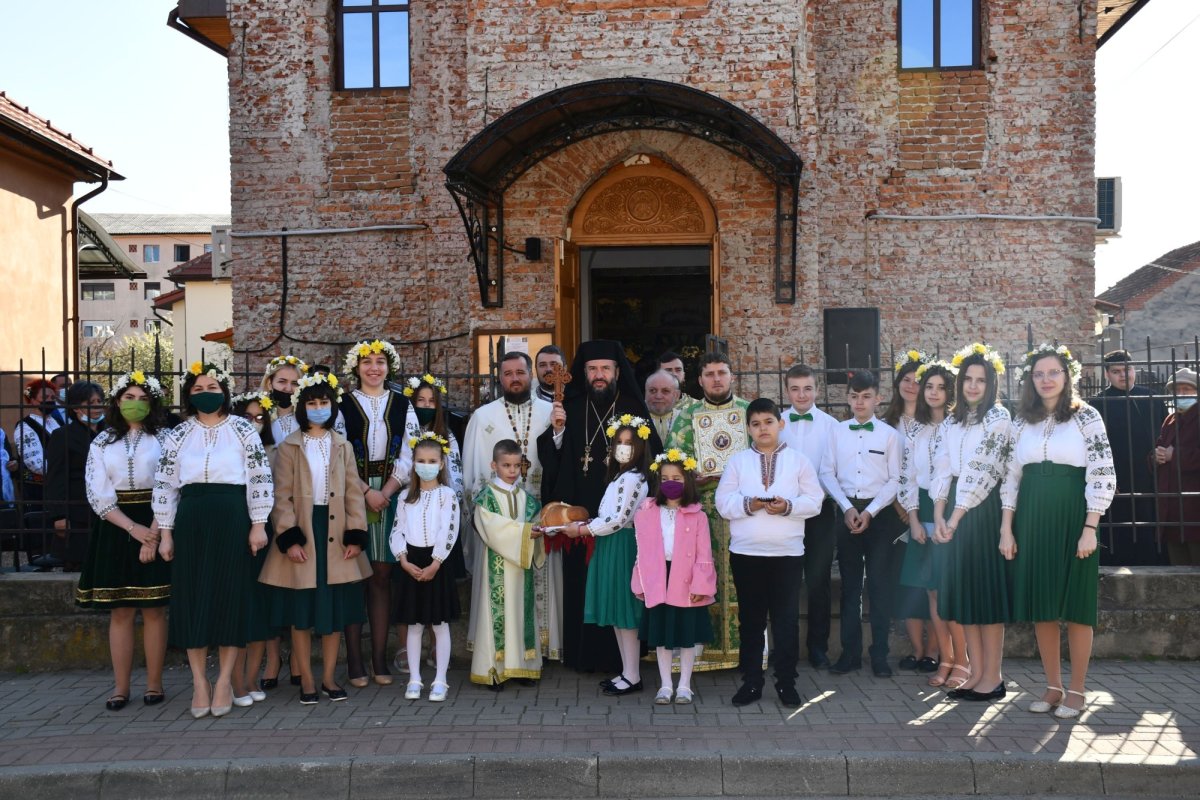 Diplome pentru copiii din Caransebeș care au pictat icoane 169427