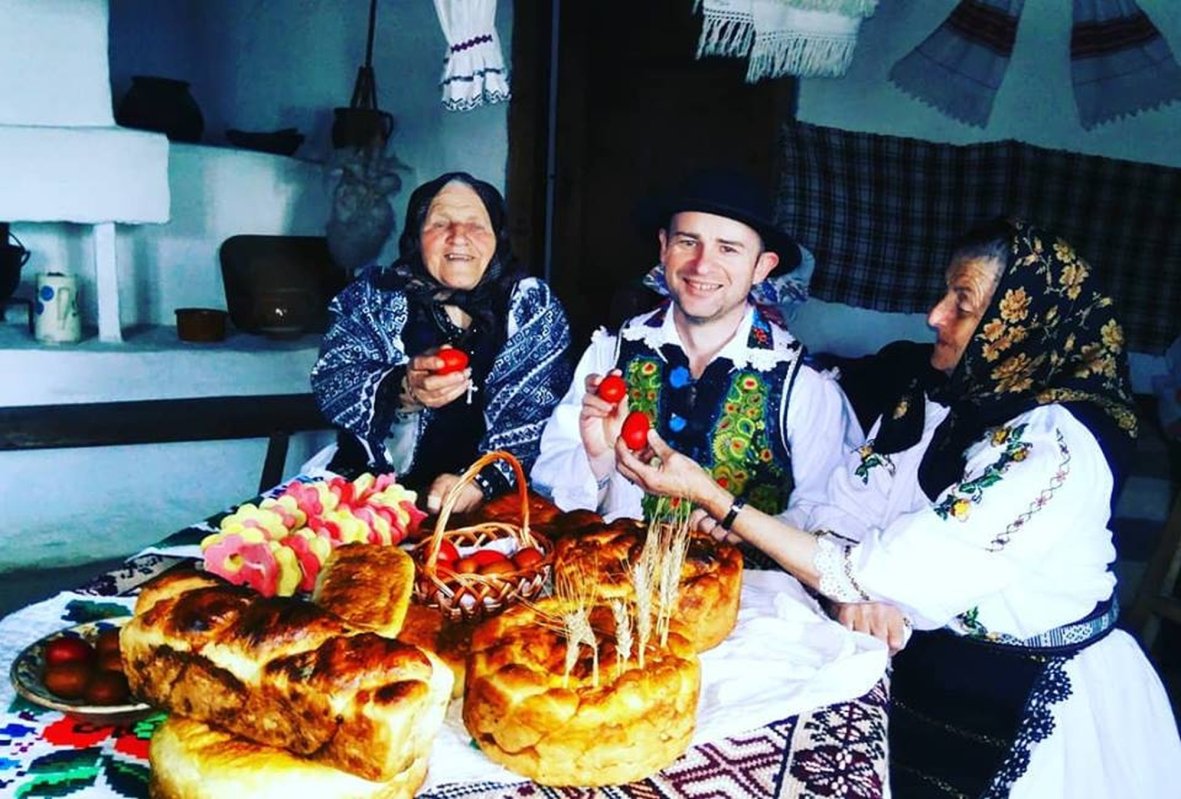 O carte despre tradiţiile pascale din satele bistriţene 169506