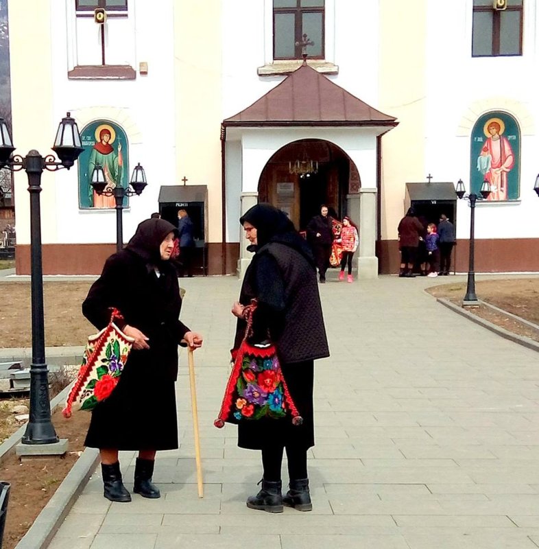 O carte despre tradiţiile pascale din satele bistriţene 169507