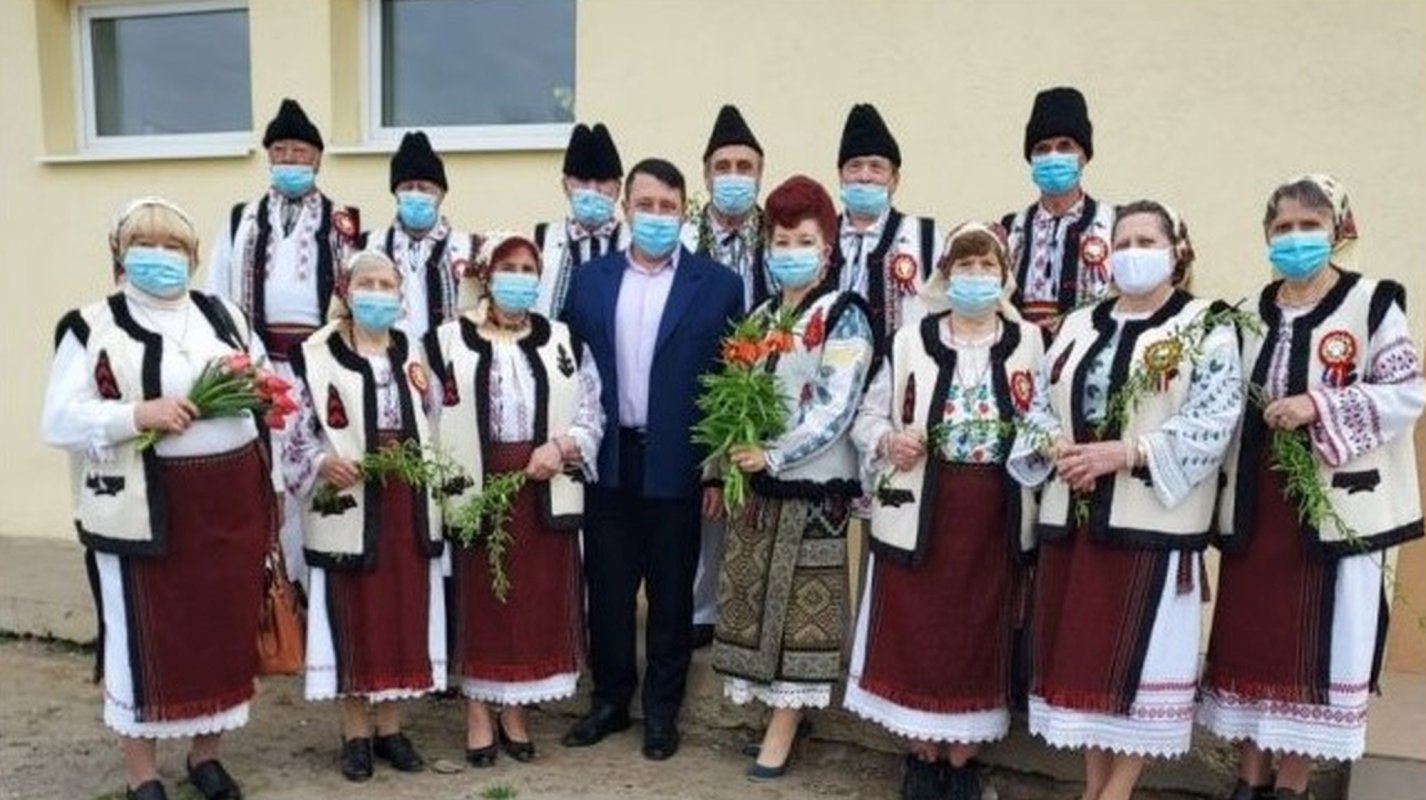 Revista presei 169514