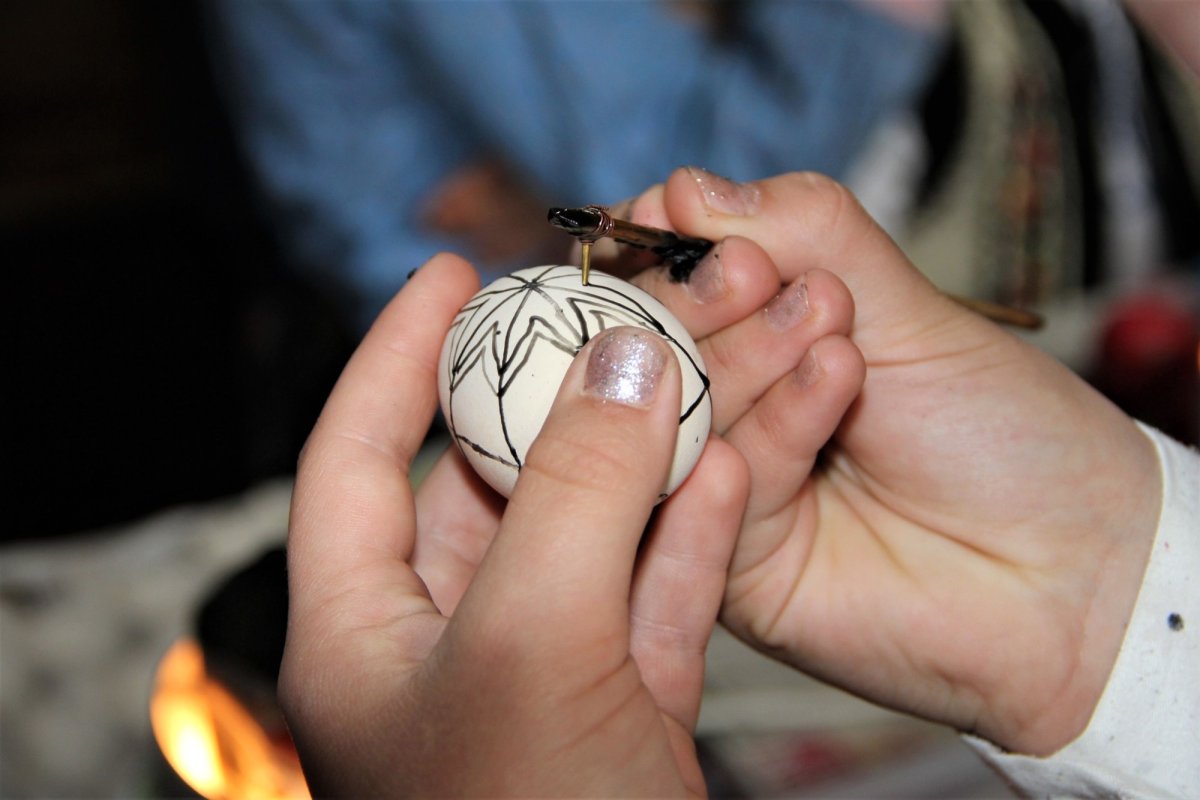 Șezătoarea de scris pe ouă a enoriașilor din Hărpăşeştii Iaşilor 169605