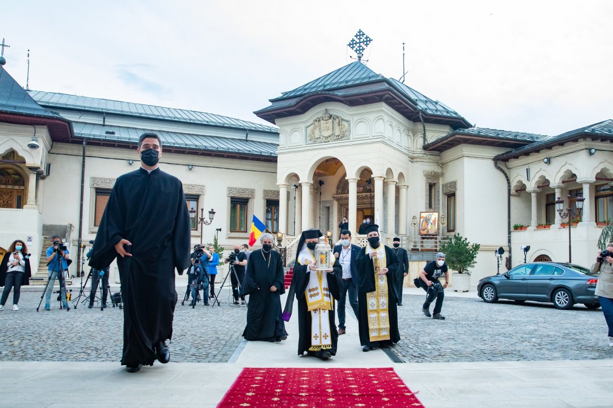Primirea Sfintei Lumini la Catedrala Patriarhală 169843