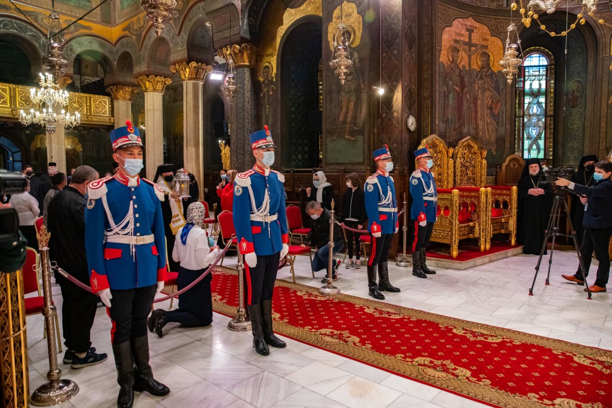 Primirea Sfintei Lumini la Catedrala Patriarhală 169844