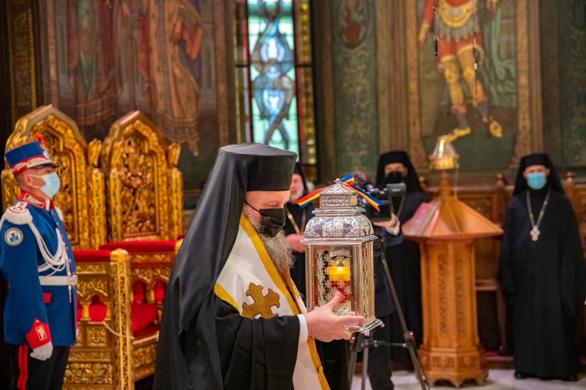 Primirea Sfintei Lumini la Catedrala Patriarhală 169846