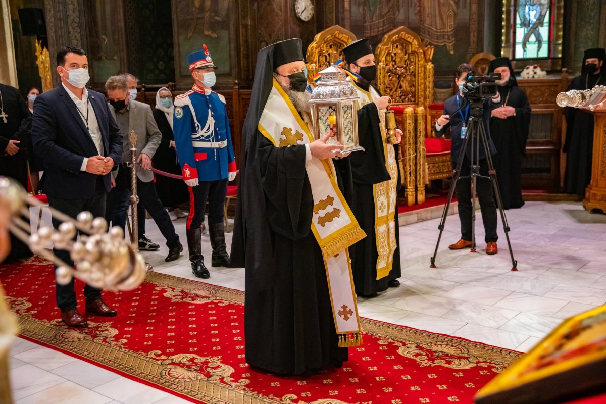 Primirea Sfintei Lumini la Catedrala Patriarhală 169849