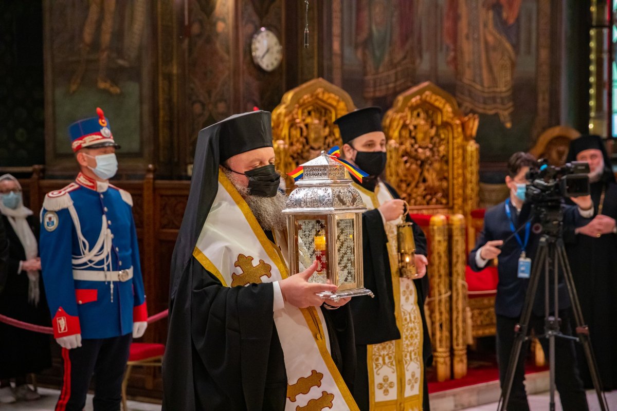 Primirea Sfintei Lumini la Catedrala Patriarhală 169850