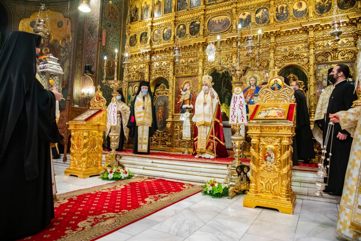 Primirea Sfintei Lumini la Catedrala Patriarhală 169852