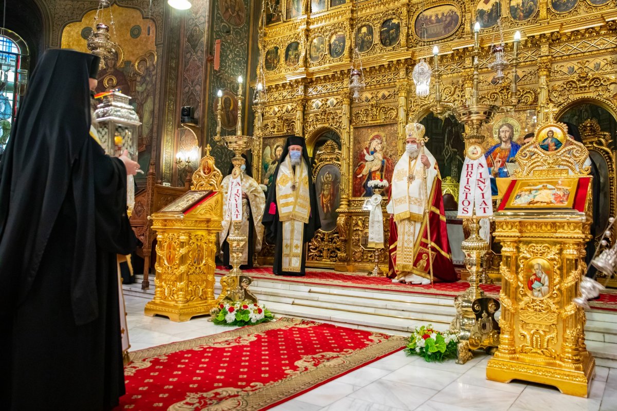 Primirea Sfintei Lumini la Catedrala Patriarhală 169854