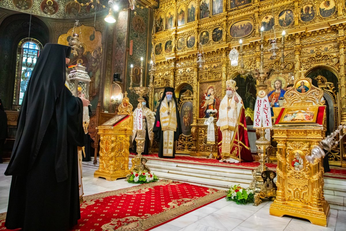 Primirea Sfintei Lumini la Catedrala Patriarhală 169855