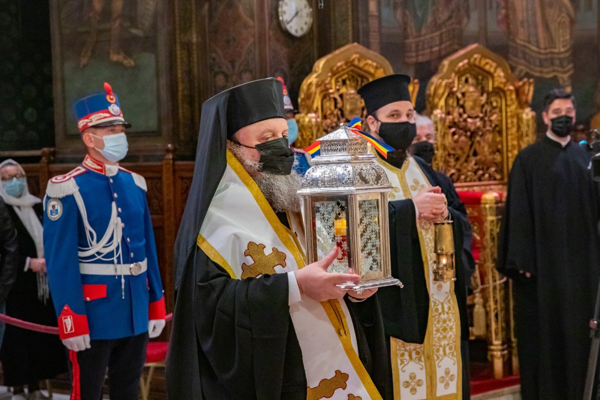 Primirea Sfintei Lumini la Catedrala Patriarhală 169856