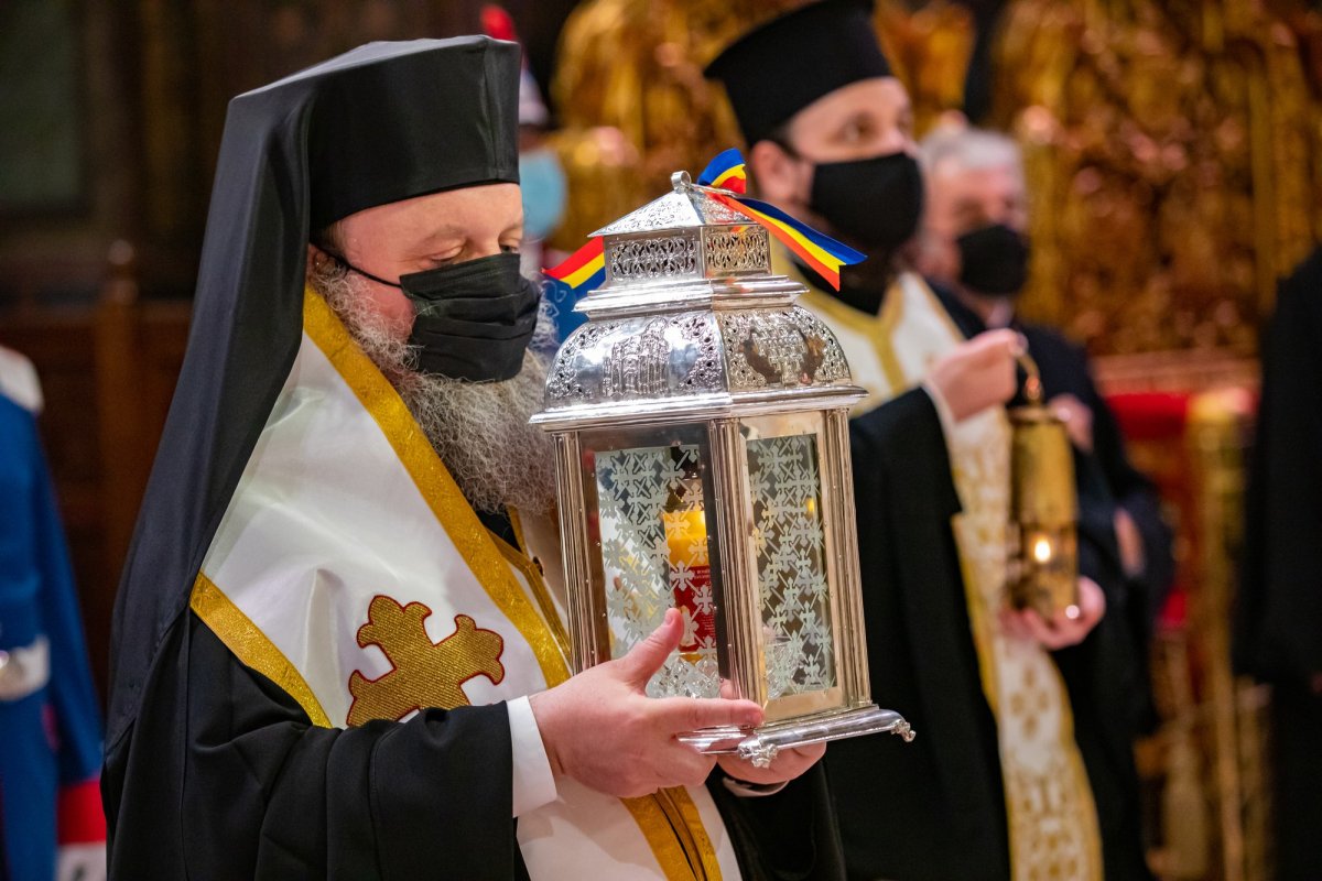 Primirea Sfintei Lumini la Catedrala Patriarhală 169861