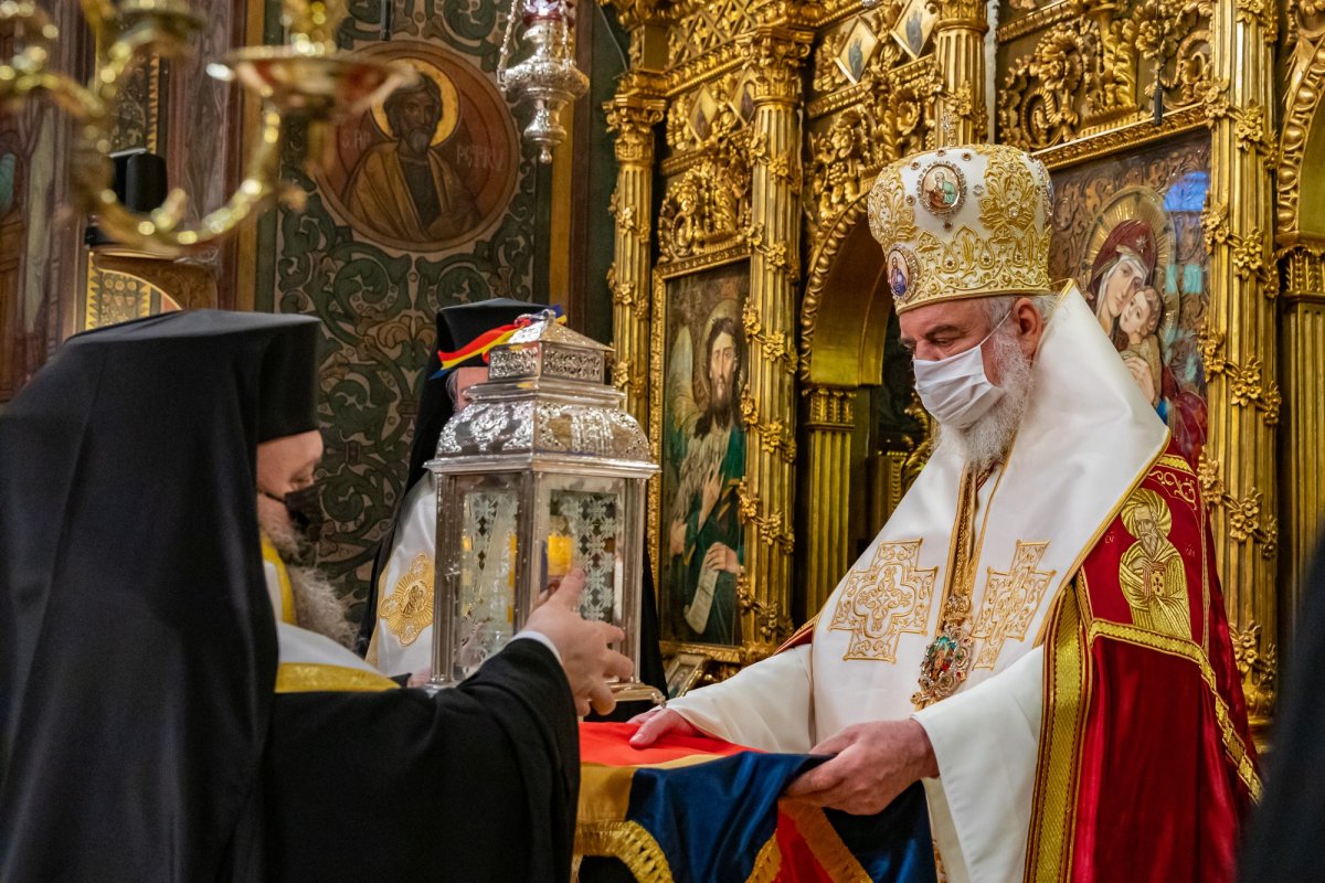 Primirea Sfintei Lumini la Catedrala Patriarhală 169863