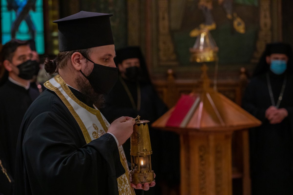 Primirea Sfintei Lumini la Catedrala Patriarhală 169875