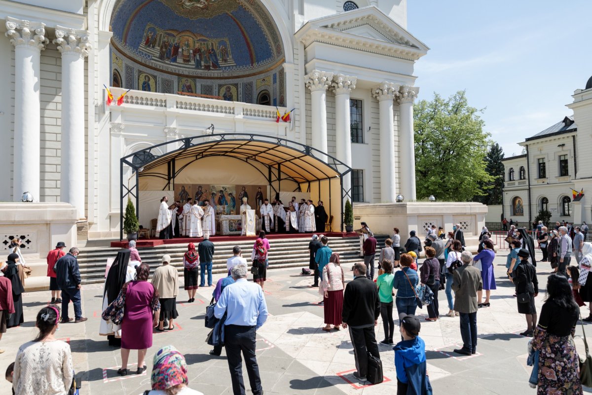 „Prin Înviere, moartea își pierde din conținutul ei tragic și otrăvitor!” 170110