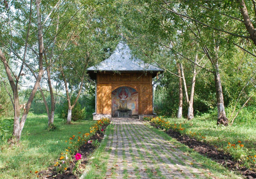 Ape și izvoare vindecătoare de la noi, căutate de credincioși  170274