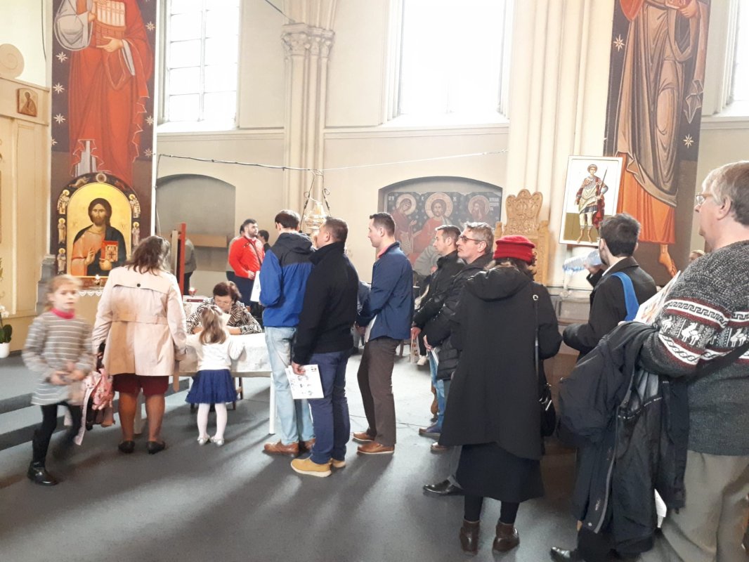 „În diasporă, Biserica este un punct de reper al comunității” 170211