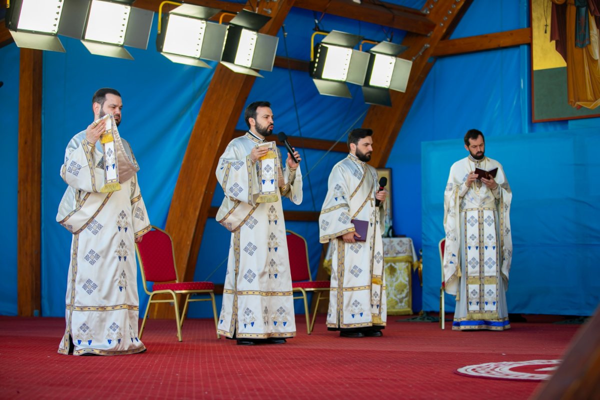 Sfinţirea apei în Vinerea Luminată pe Dealul Patriarhiei 170373