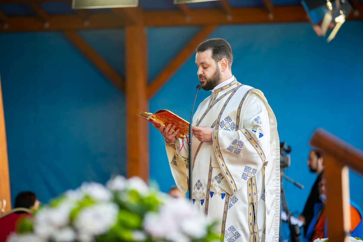 Sfinţirea apei în Vinerea Luminată pe Dealul Patriarhiei 170394