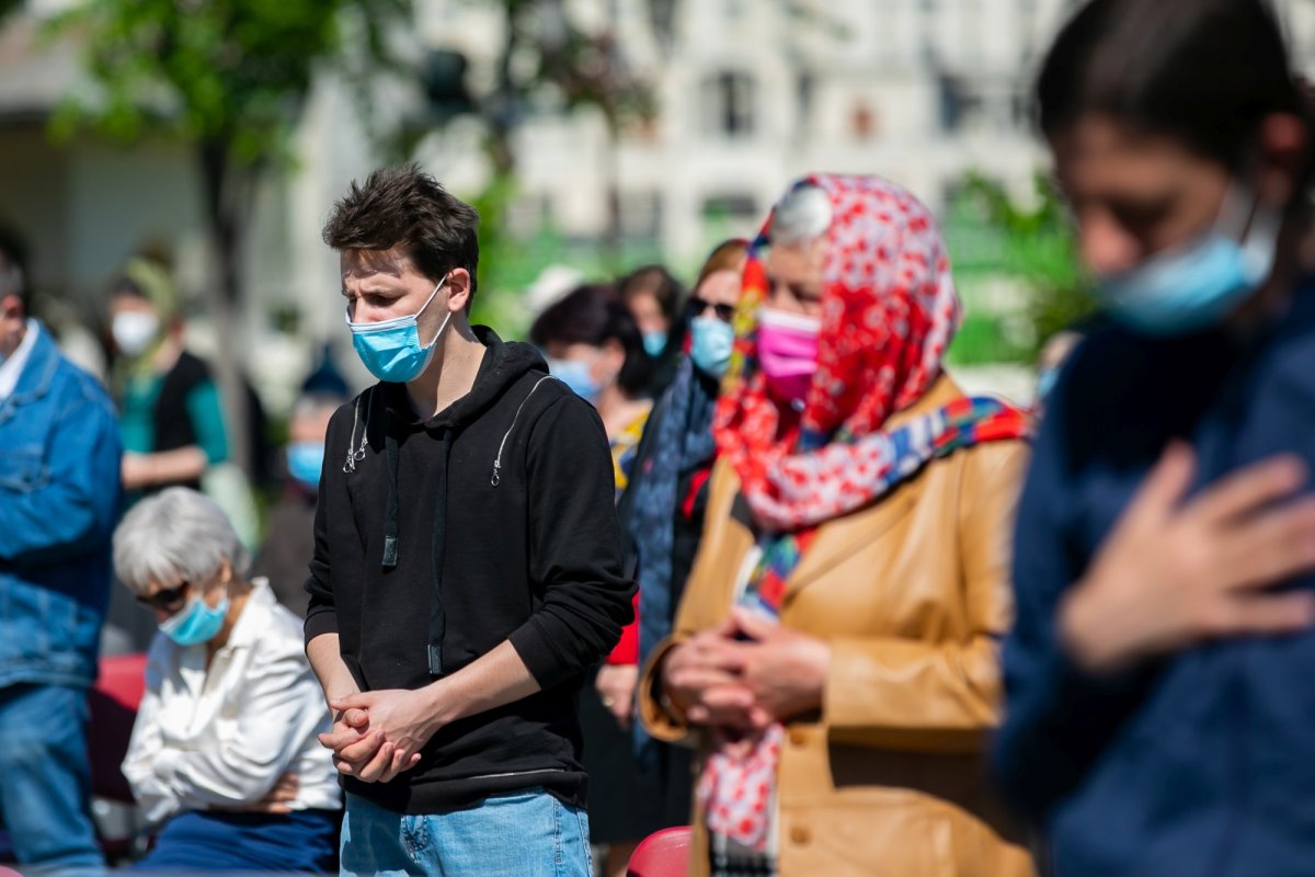 Sfinţirea apei în Vinerea Luminată pe Dealul Patriarhiei 170404
