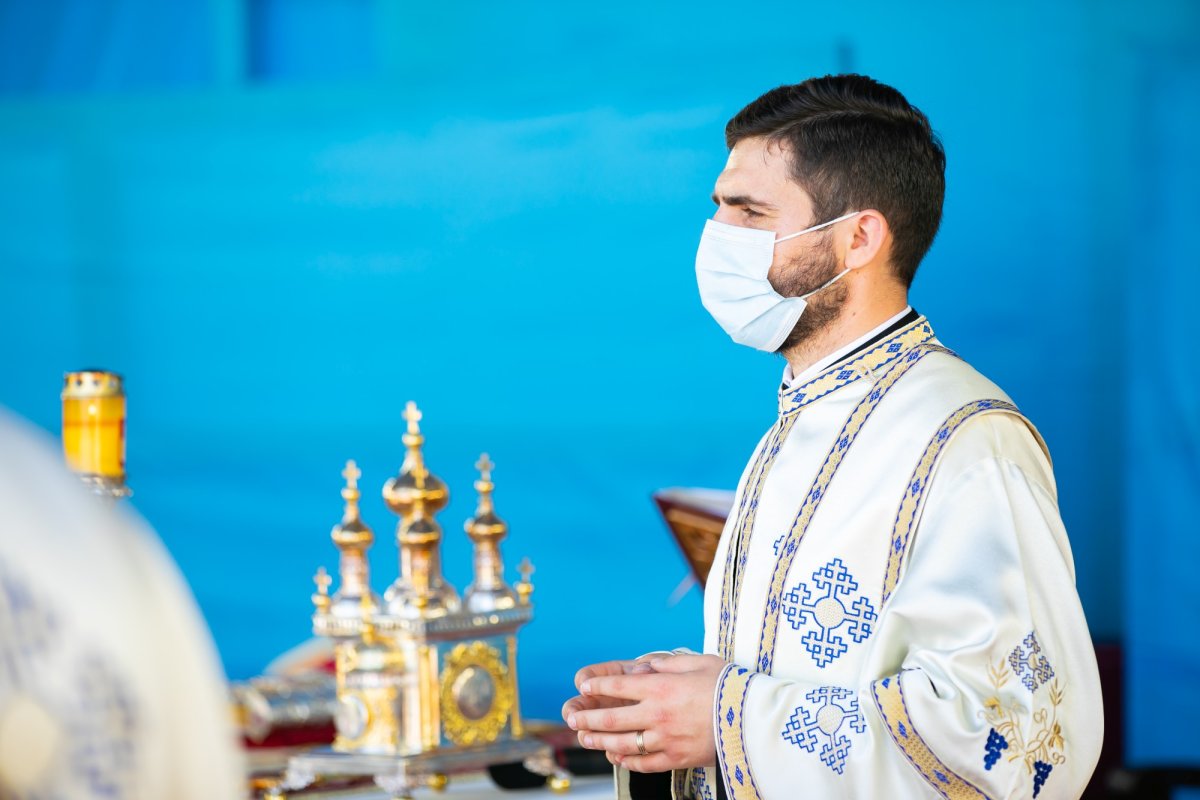 Sfinţirea apei în Vinerea Luminată pe Dealul Patriarhiei 170428