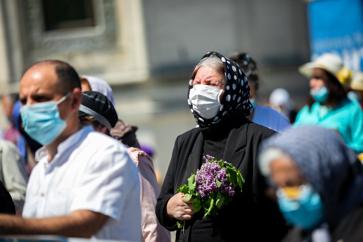 Sfinţirea apei în Vinerea Luminată pe Dealul Patriarhiei 170451