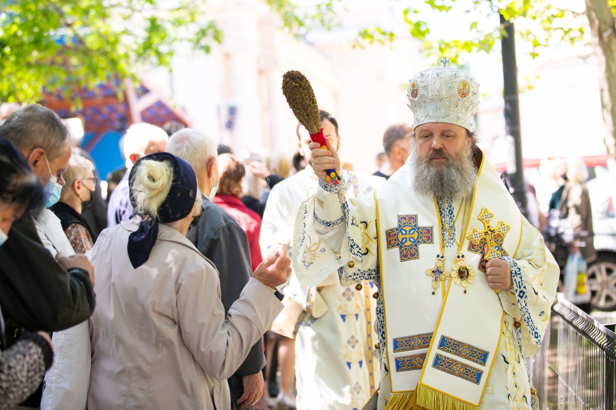 Sfinţirea apei în Vinerea Luminată pe Dealul Patriarhiei 170457